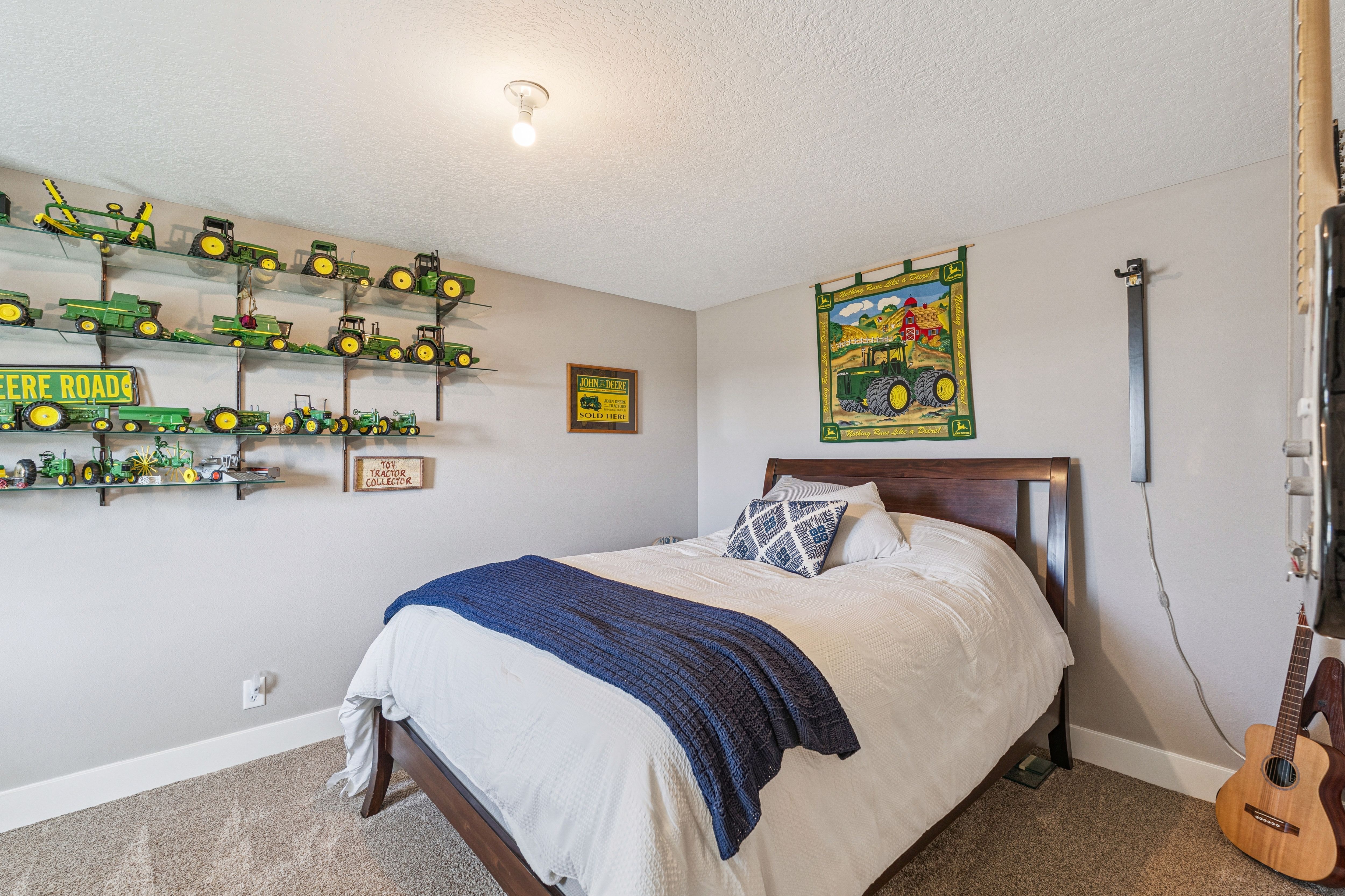 Listing Photo: 18-152 16437 173rd Ave